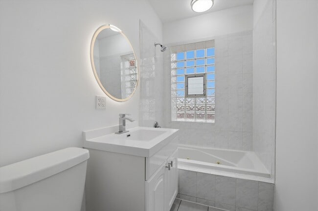 Building Photo - 7308 S Ridgeland Ave