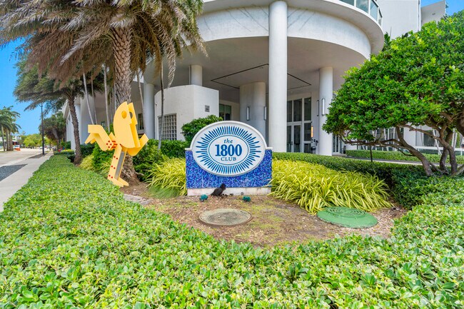 Building Photo - 1800 N Bayshore Dr