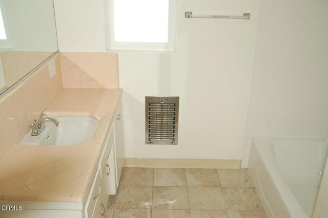 Building Photo - 719 W Camino Real Ave