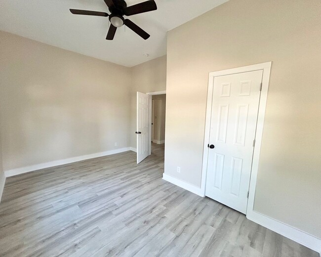 Building Photo - Newly Remodeled 3bed/2bath house for rent!