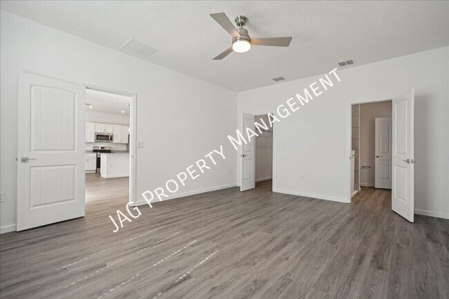 Building Photo - 516 Fredericksburg St