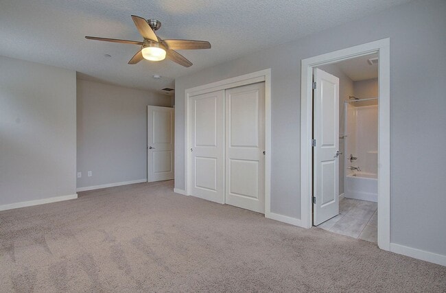 Building Photo - STUNNING CAMAS NORTH HILLS 4 BR, 3.5 BATH HOME~ CAMAS SCHOOLS~ PET FRIENDLY!