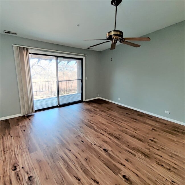 Building Photo - 21W581 North Ave