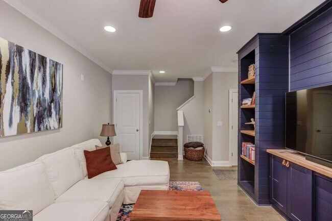 Building Photo - 1450 Edgebrook Ct NE