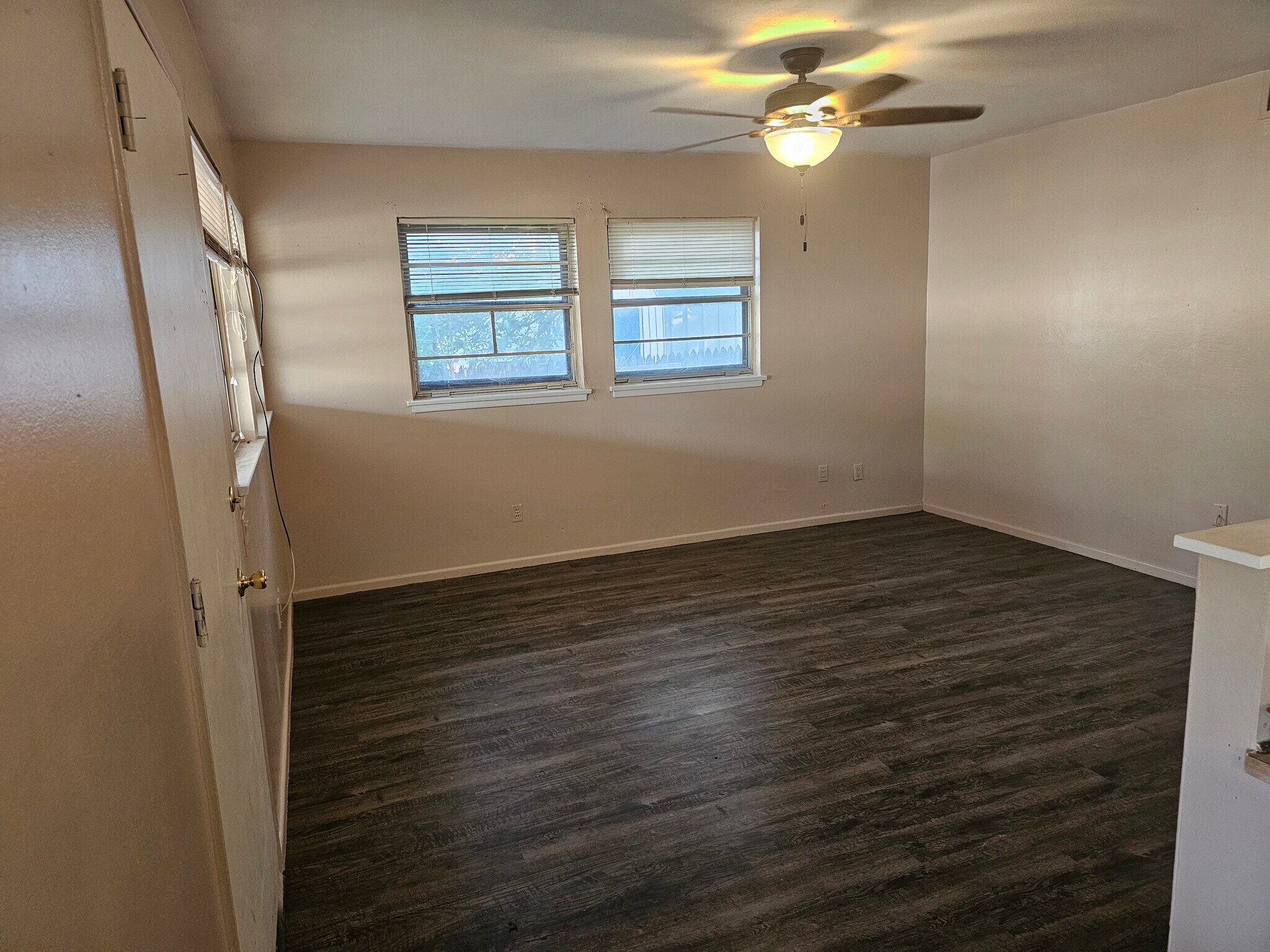 Livingroom - 1116 Elmore St