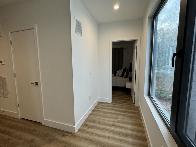 Building Photo - Available Furnished or Unfurnished
