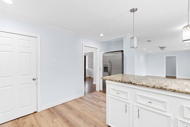 Building Photo - 10219 Chatterton Dr