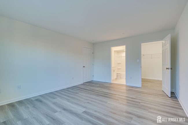Building Photo - 1223 Waterford Dr