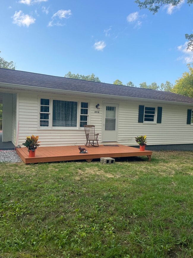 Building Photo - 290 Mark Lowery Rd