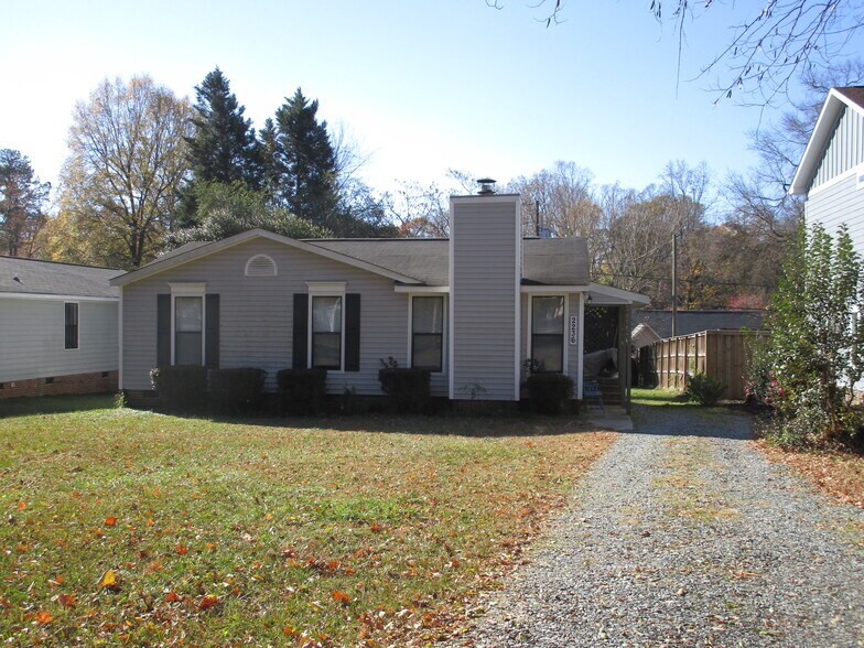 Primary Photo - 2236 Laburnum Ave