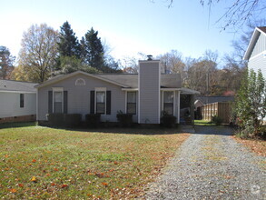 Building Photo - 2236 Laburnum Ave