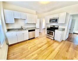 Building Photo - 97 Beacon St