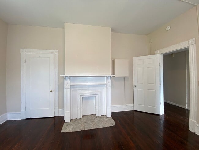 Building Photo - 9 Bed 5 Bath Historic Home - Commercial Use