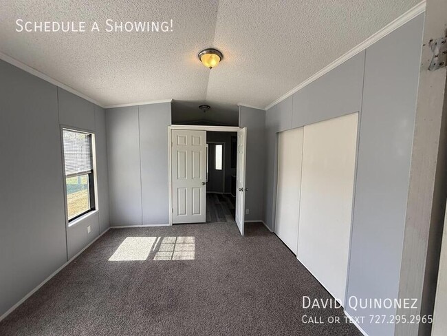 Building Photo - 5609 Lesteele-