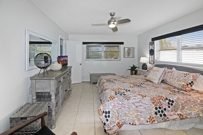 Building Photo - Venice East Annual House for Rent