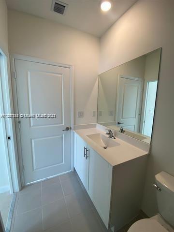 Building Photo - 575 NE 208th Terrace