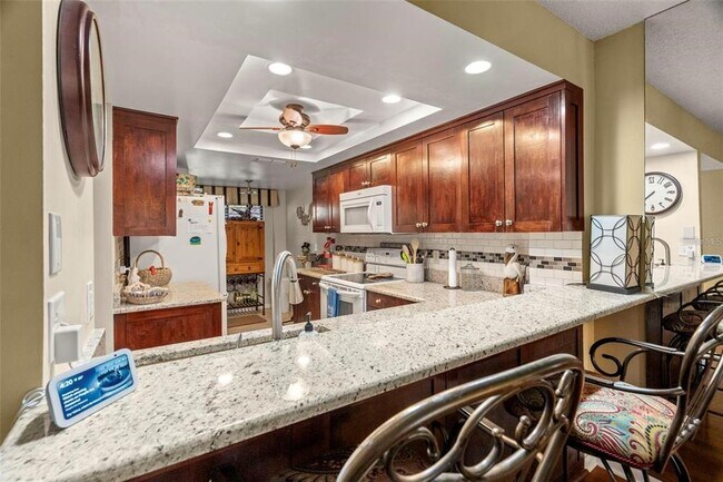 Building Photo - 1817 Golf View Dr