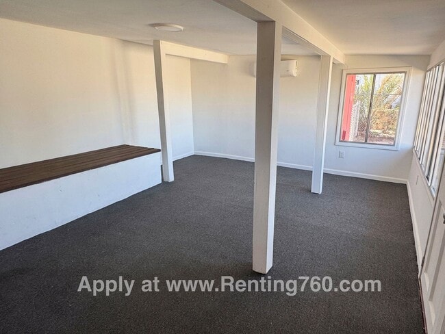 Building Photo - Updated 4 Bed 2 Bath Home!