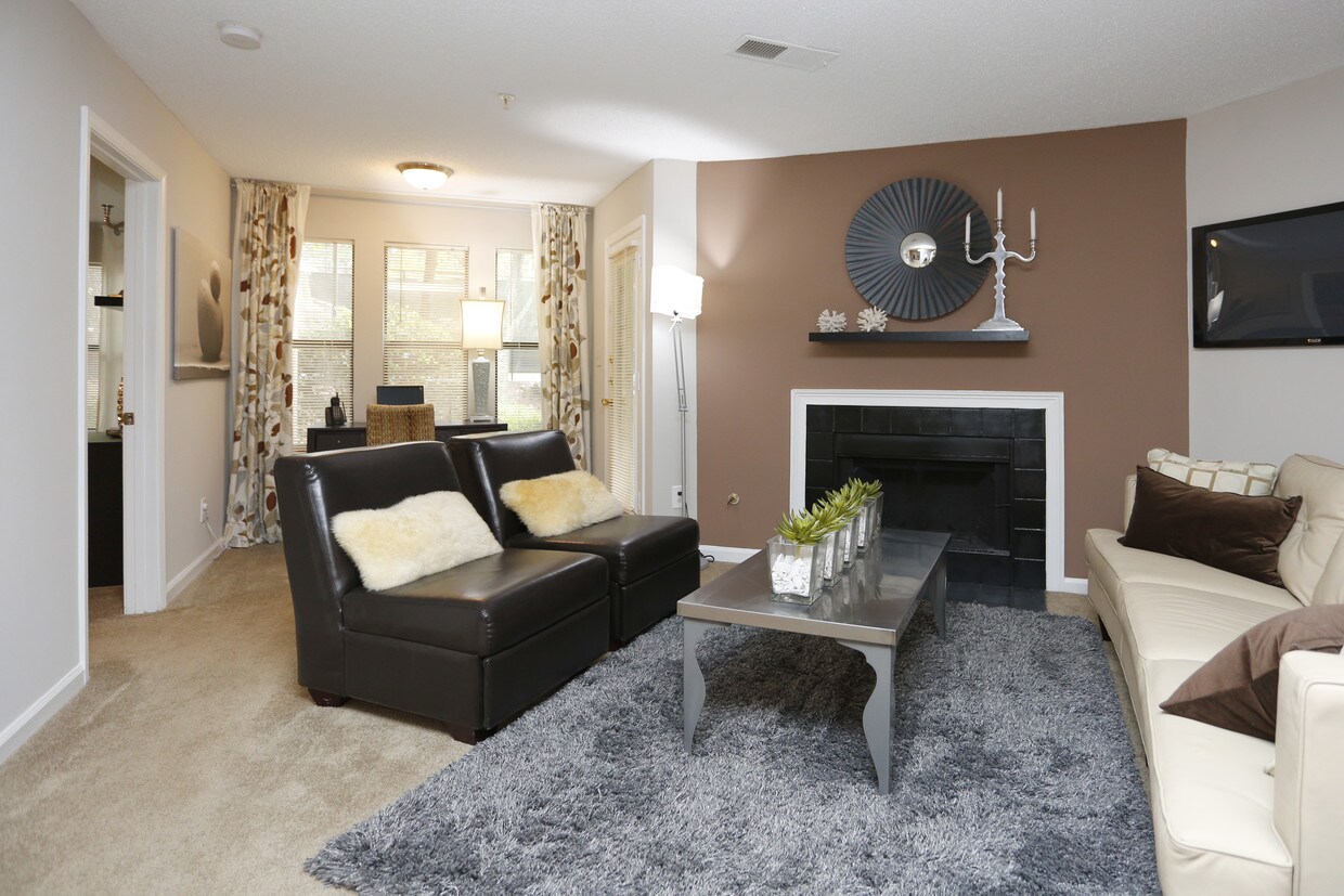 Azalea Park At Sandy Springs Sandy Springs Ga Apartment Finder