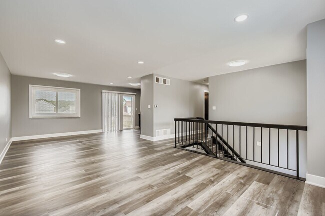 Building Photo - 5611 Allemong Dr