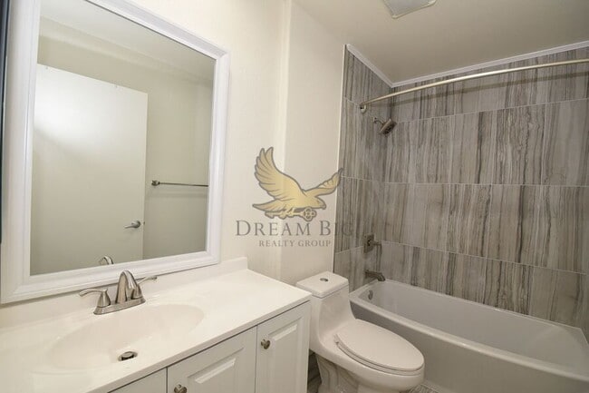 Building Photo - 8410 Eldora Ave