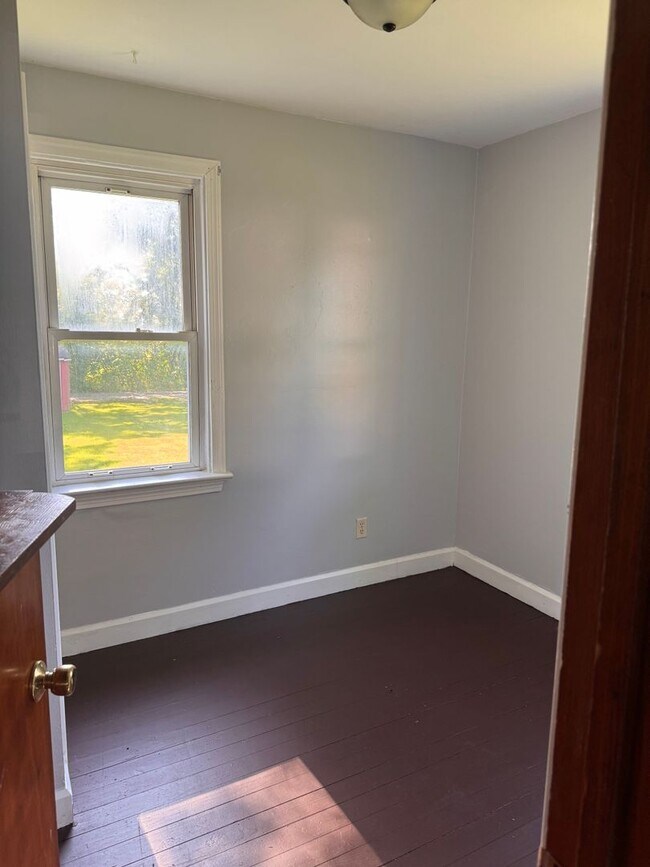 Building Photo - 372 Emerson Ave