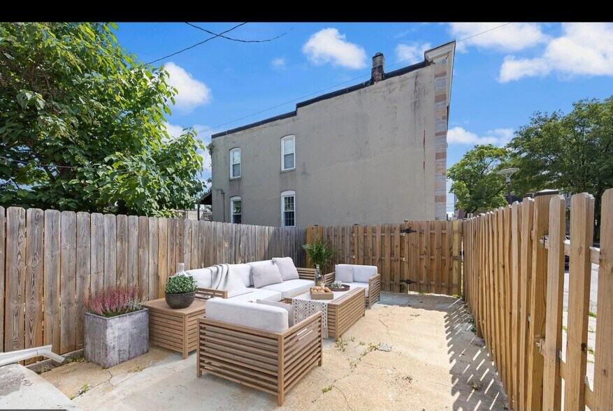 Building Photo - 19 N Smallwood St