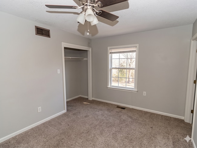 Building Photo - 3 Bed 1 Bath