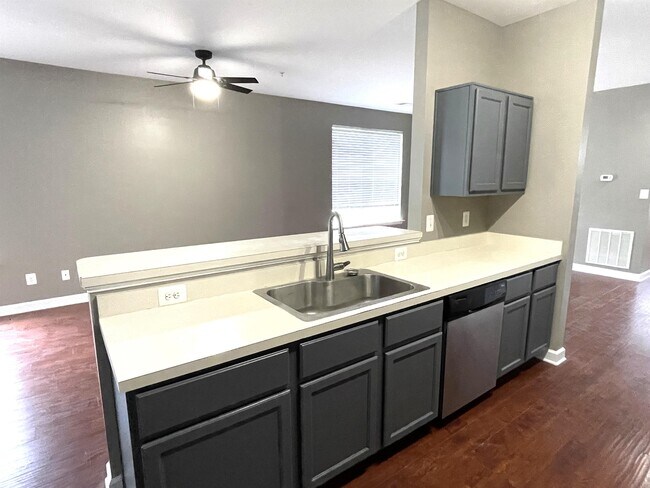 Building Photo - 262 Garrison Way