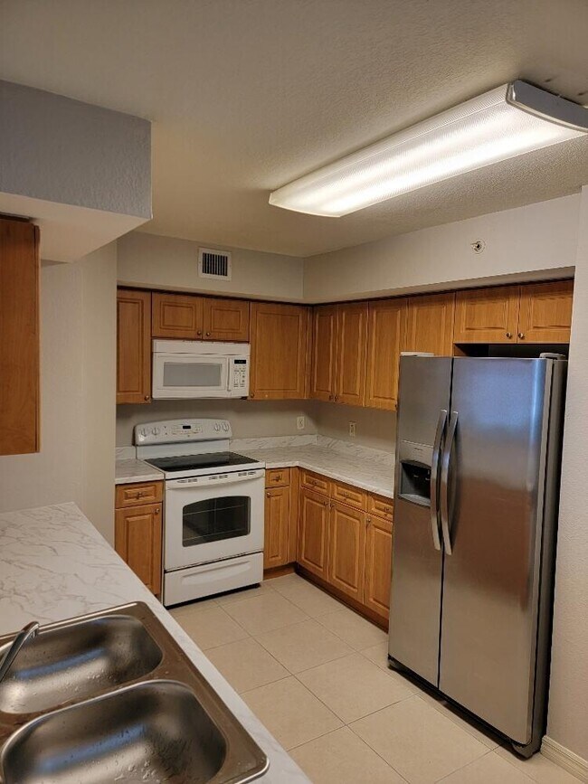 Building Photo - 6761 Heritage Grande