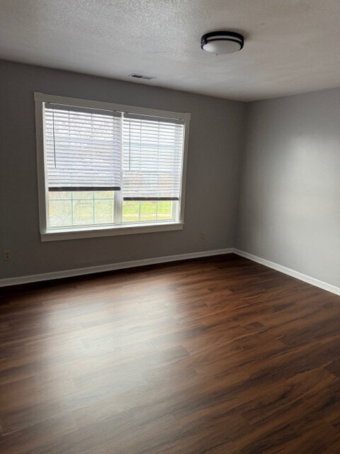 Building Photo - "Charming 4-Bed Oasis on Kidwell Court – Spacious Living with 2.5 Baths in Indianapolis!"