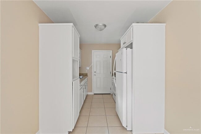 Building Photo - 13 Lotto Ln