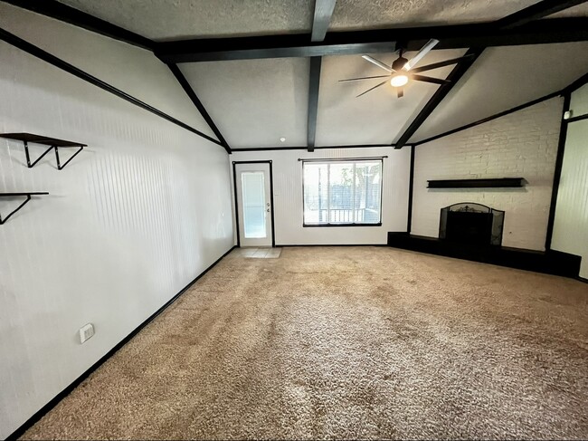 Building Photo - 7009 Wayne Ave