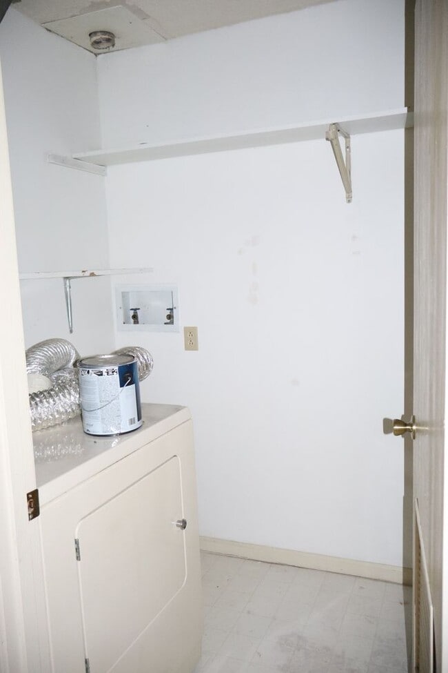 Building Photo - 506 Columbia Dr