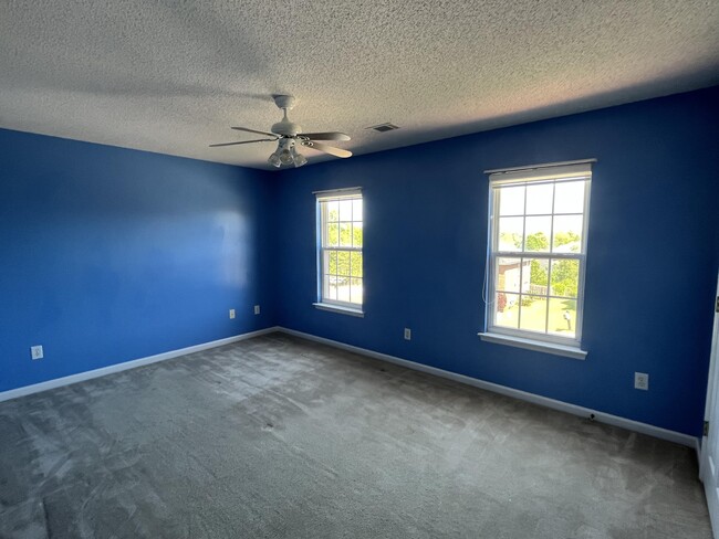 Building Photo - 4010 Nantucket Cir