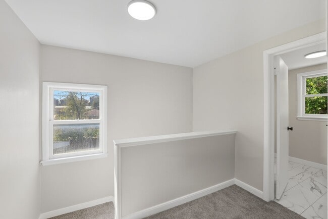 Building Photo - 259 Cossairt Ave