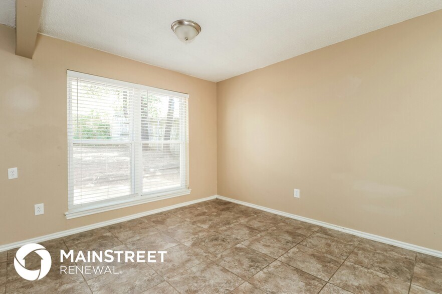 Building Photo - 4807 Crestmont Ct