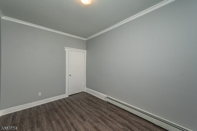 Building Photo - 1099 Ringwood Ave