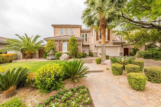 Building Photo - Live The Red Rock Country Club Lifestyle!!