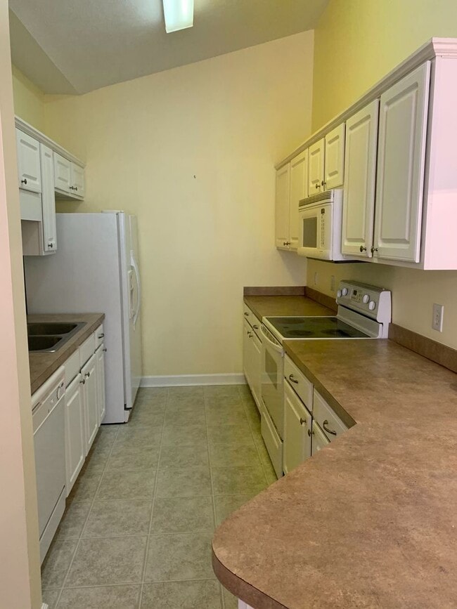 Building Photo - Spacious 3 Bedroom Condo in Carolina Forest