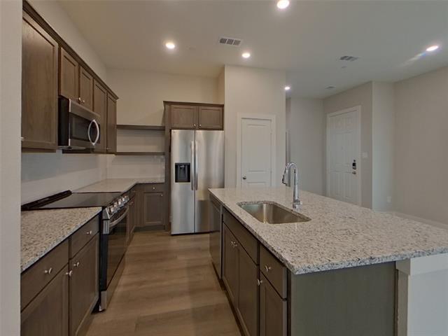 Building Photo - 321 Lincoln Cir