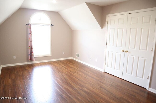 Building Photo - 10129 Spring Gate Dr