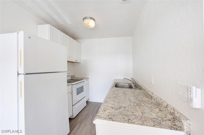 Building Photo - 4603 Bayshore Dr