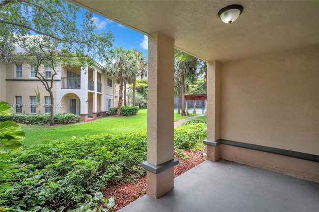 Building Photo - 2474 Centergate Dr