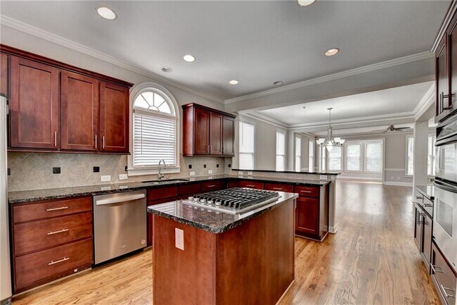 Building Photo - 486 Vinings Estates Dr SE
