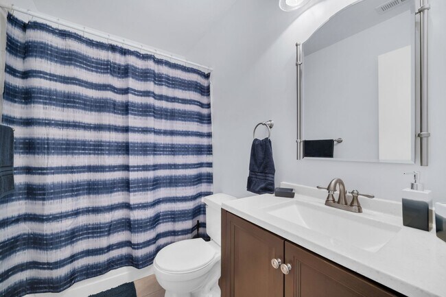 Building Photo - 1635 Ocean Bay Dr