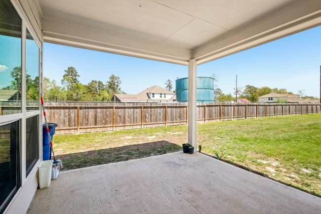 Building Photo - 18473 Railroad Ave