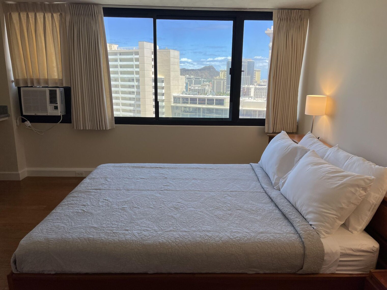 Building Photo - 343 Hobron Ln