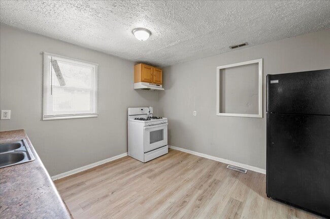 Building Photo - 1744 Dawson St