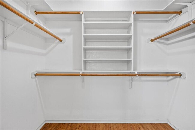 Building Photo - 4467 Bremner Dr
